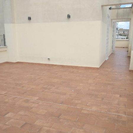 Apartment Via Raffaele Balestra Rome Bagian luar foto